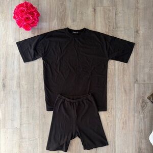 MISSGUIDED BLACK SET WITH OVERSIZED‎ T SHIRT & BIKER SHORTS | SZ 6